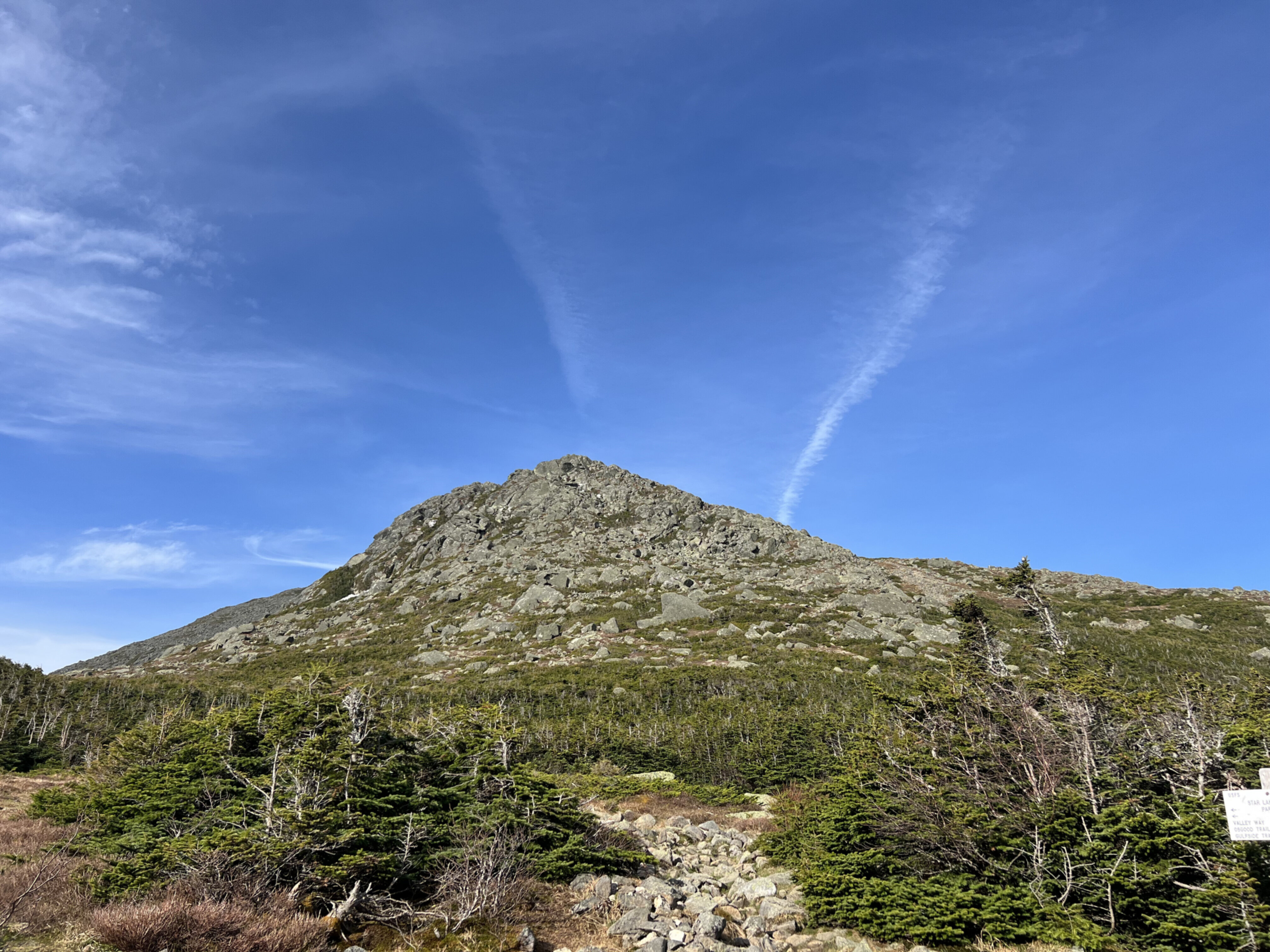 A picture of a mountain